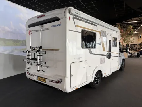 Eura Mobil Profila T 675 SB Franz&ouml;sisches Bett / Navigation Foto: 3