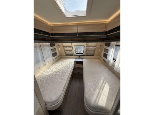 Hobby De Luxe Edition 495 UL 2 SINGLE BEDS MOVER AWNING TOP photo: 22