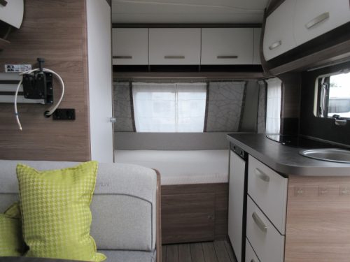 Knaus Sport Silver Selection 400 QD MIT RANGIERHILFE UND VORZELT Foto: 3