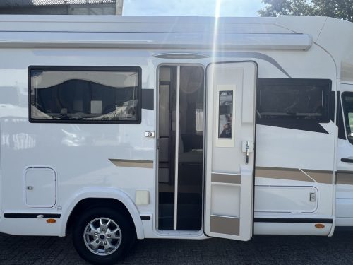 Benimar Cocoon 486 POP-TOP ROOF SPACE SAVER AUTOMATIC TOW HITCH photo: 14