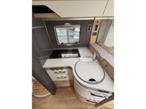 Hymer B ML I 790 Mercedes + Queensbett Foto: 13