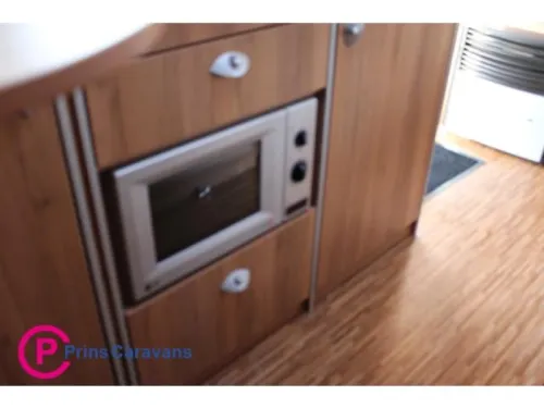 B&uuml;rstner Averso 450 French bed and dinette photo: 14
