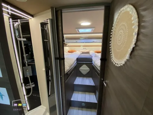 McLouis Carat 870 NL Motorhome NAP 1st owner photo: 15