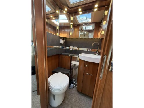 Carthago Liner For Two 53 L ROUND SEATING - full of accessories photo: 19