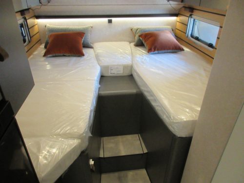 Hymer ML-T 580 4X4 Cross Trail + XXL bed photo: 3