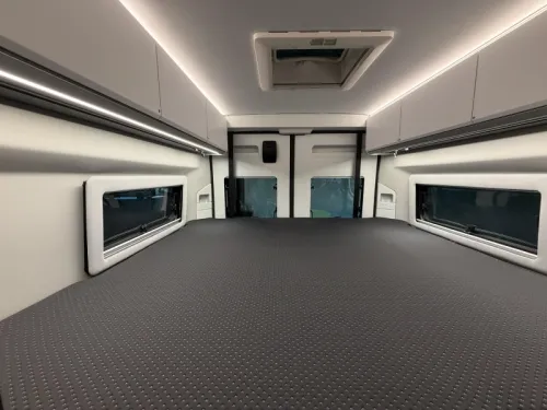 Adria Twin Sports 640 SGX pop-top roof / automatic photo: 17