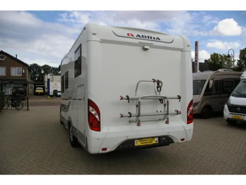 Adria Matrix Plus 670 SL Lits jumeaux, Toit relevable. photo : 3