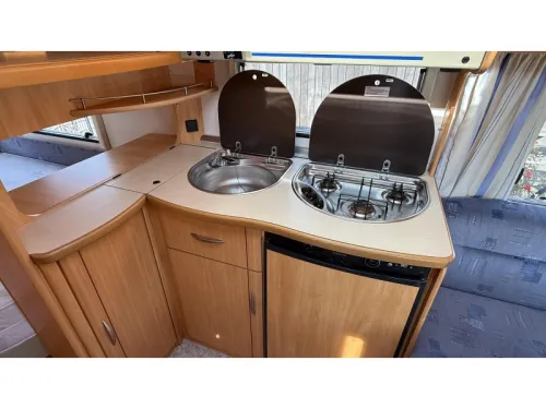 Fendt Saphir 470 TF French bed dinette toilet photo: 6