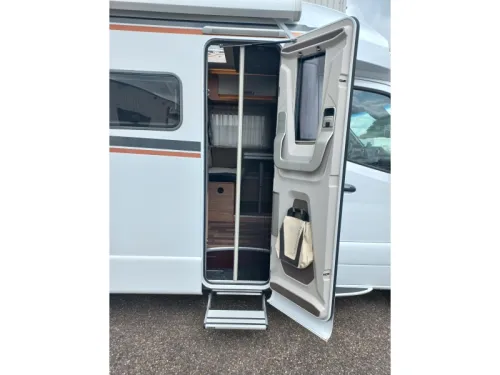 Weinsberg CaraCompact MB 640 MEG Pepper Smart TV Aut Solar photo: 5