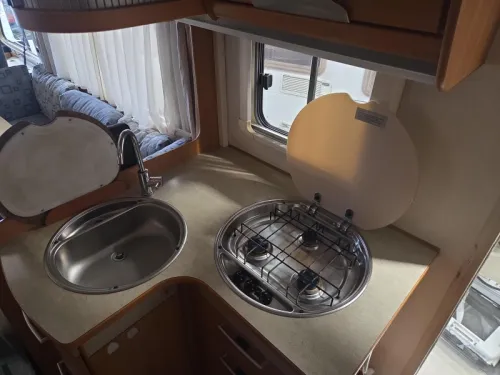 Hymer B klasse 544 Spacious seating area photo: 4