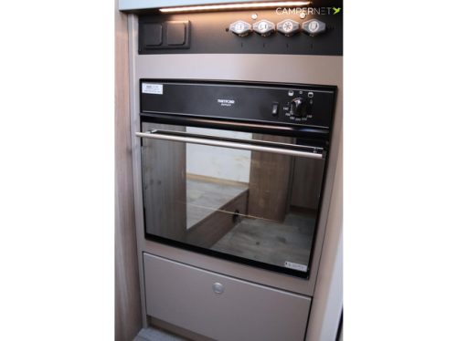 Carado I447 140hp Automatic | Single beds 215cm! | Pop-top roof | Pro + package | Fiat 10'' multimedia system | Oven | Reversing camera | N photo: 13