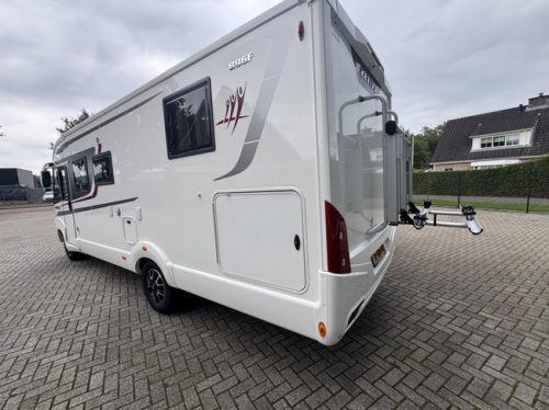 RAPIDO 896 F Automatik - Queensize-Bett Foto: 3