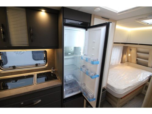 Hobby De Luxe 540 UL Single beds & dinette!  photo: 14