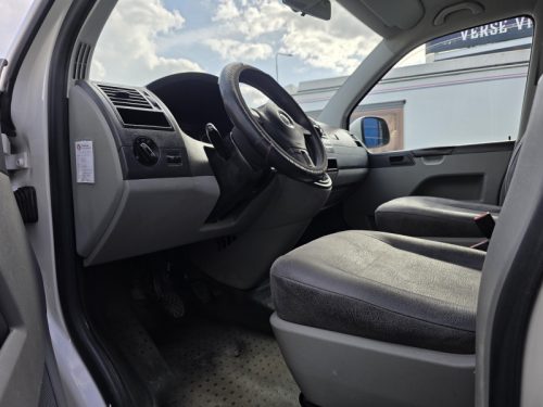 Volkswagen T5 2 TDI 4 berths Pop-top roof 2014  photo: 17
