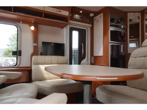 Hymer B class 678 2 person version photo: 13