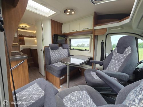 Hobby V65 GE 50 Years 2018 ☆Single beds-51k km-Euro-6 ☆ photo: 9