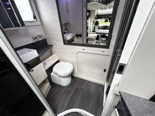 Challenger Etape Edition 270 Single beds/Automatic! photo: 12