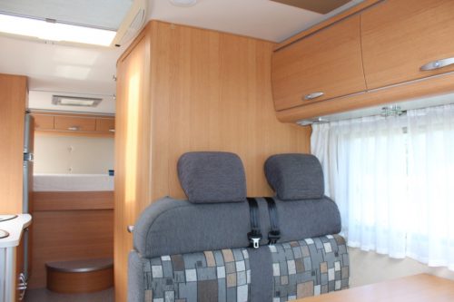 Knaus Sun Ti 700 Meg, Querbett, Garage, drehbare Vordersitze, Halbdinette, Sitzbank. Bj. 2008 Marum (Groningen) Foto: 8