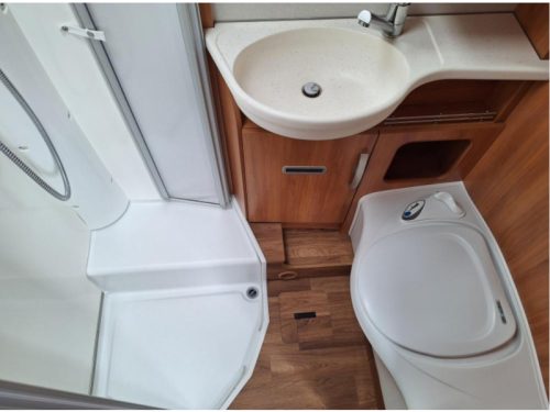 Hymer Exsis-I 524 COMPACT 650+PULL-DOWN BED+AIRCO photo: 4