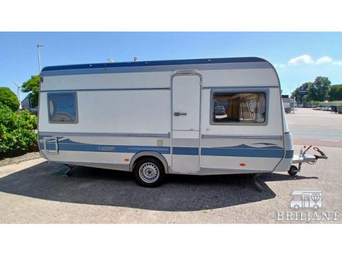 Fendt Saphir 470 caravan.. French bed/round seating photo: 2