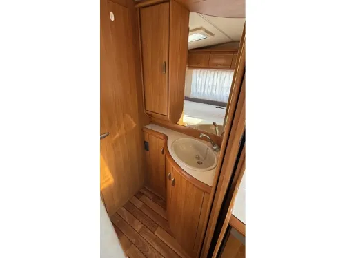 Hobby Excellent 410 SFE French bed train seat toilet photo: 11