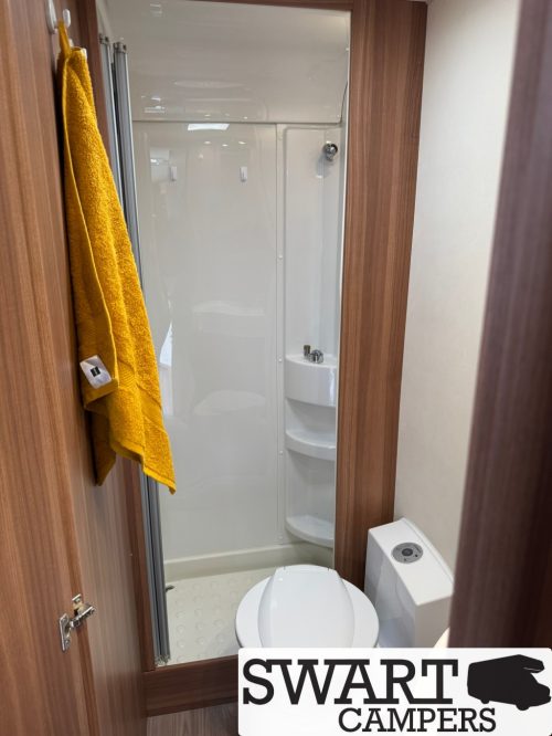 Weinsberg CaraLoft 650 MF, French bed 130 hp photo: 15