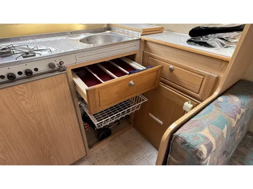 Chateau Cantara 938 T end kitchen, 2x seating group photo: 5