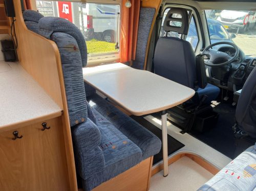 Chausson Fiat Ducato Kastenwagen | Franz&ouml;sisches Bett | Kassettenschattierung | Fahrradtr&auml;ger | Lattenrost | Heizung Foto: 18