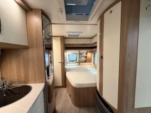 Hobby De Luxe 460 UFE Rangierhilfe / Kassettenmarkise  foto: 12