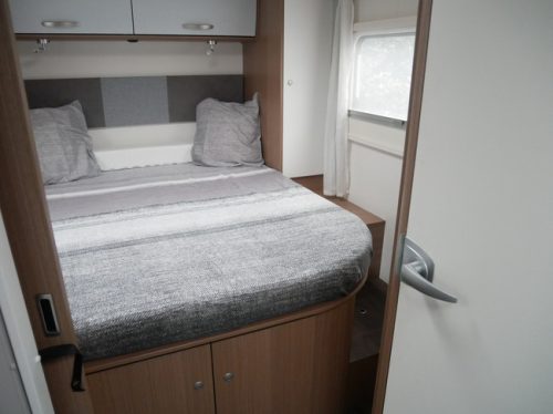 Carado T459, Face-to-Face, Queensbed, Hubdach, XXL Garage, Airco Foto: 18