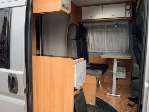 P&ouml;ssl  640  160 PS  Kastenwagen , Einzelbetten, Motor-Klimaanlage, Fahrradtr&auml;ger wegdrehbar f&uuml;r zwei E-Bikes  , Bj.2010 Marum Camper centrum on the road Foto: 5