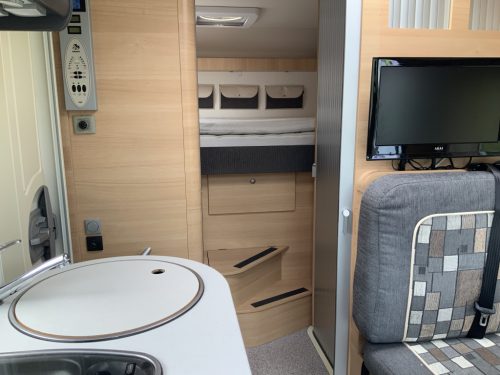 Knaus Van Ti 600 ME &ndash; Complete 3 liter 160 HP Semi-integrated, fixed bed, half-dinette, swivel seats Motorhome centre on the road photo: 8