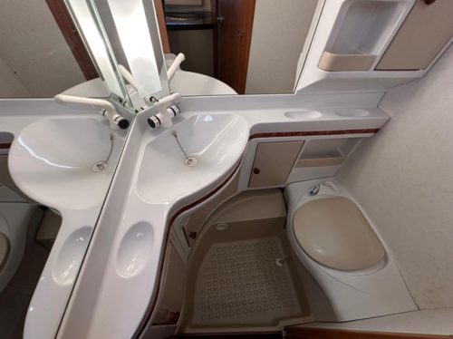 Hobby De Luxe 440 SF photo: 8