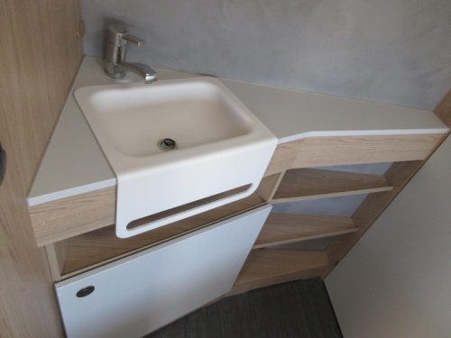 Dethleffs Aero 470 FR WITH MOVER AND FIXED AWNING photo: 14