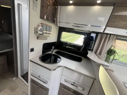 Bavaria Style 740 I A-class | Roof air conditioning photo: 14