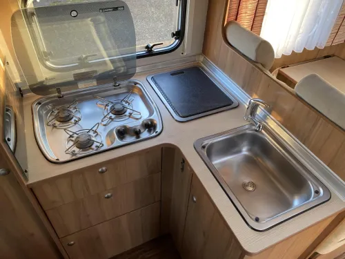 B&uuml;rstner Nexxo T 660 NL Camper | 2nd Owner photo: 15