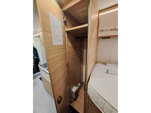 Dethleffs Globebus T 6 Sch&ouml;n kompakt + H&auml;ngeschrank Foto: 6