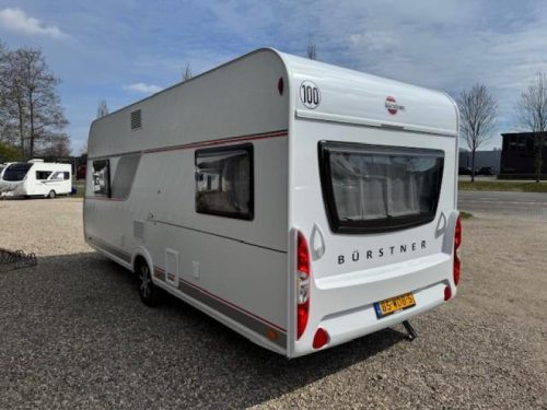 B&uuml;rstner Premio Plus 520 TL spacious family caravan photo: 5
