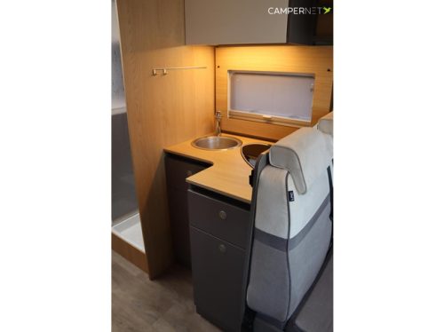 LMC Tourer Lift 730 165HP | Single beds | Separate shower | Pop-top roof | Bike rack | Solar panel | Bearlock | Roof air conditioning | Awning | photo: 9