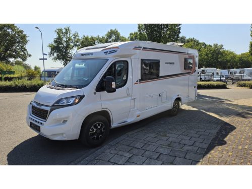 Weinsberg CaraCompact Pepper 600 MEG Like new only 9100km photo: 3