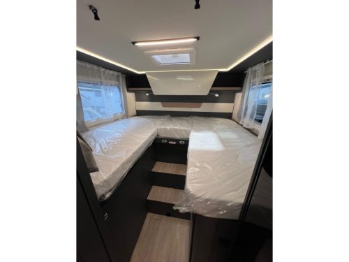 Laika Kosmo 319 automatic, single beds photo: 2