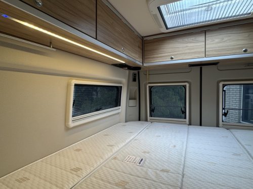 Hymer Yosemite 600 LITS JUMEAUX 160 ch Euro6 Fiat Ducato **Unique/Chauffage diesel/4 places assises/2x batterie auxiliaire/Store/1er propri&eacute;taire/Seulement photo: 15