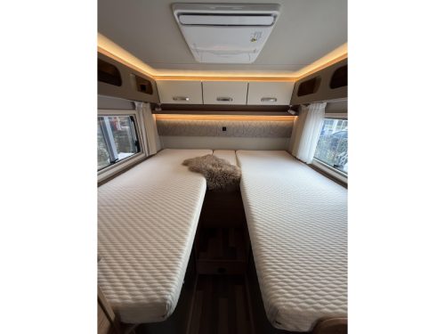 Weinsberg CaraSuite 700 ME Automatic! 180 hp! photo: 16