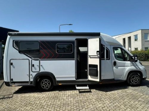 B&uuml;rstner Signature SFT 7.0 - WOHNMOBIL DES JAHRES!  Foto: 2