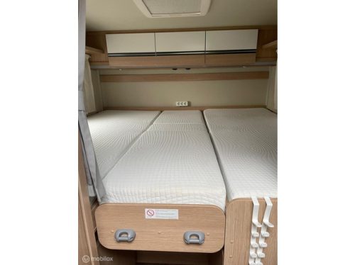 Sunlight T67 Single beds and Pop-top roof photo: 20
