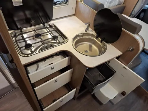 Hymer Carado 447 T 140HP Single Beds Solar photo: 13