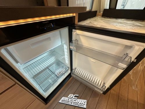 Knaus Sudwind Black Selection 450 FU FRENCH BED 1700 KG photo: 6