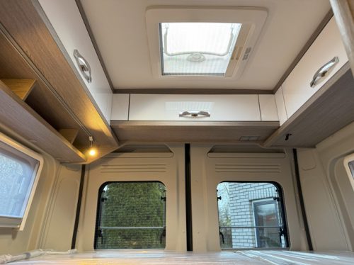 P&ouml;ssl 2Win Plus 600 D-line 140 hp AUTOMATIC 9-speed Euro6 Fiat Ducato NIEUW **Slechts 6 meter/Groot dwarsbed/4 zitplaatsen/Luifel/Apple photo: 14