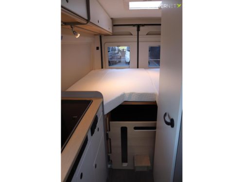 LMC Innovan 640 Pure 140hp Automatic | Thule awning | Single beds | Parking sensors | Alloy wheels | Plenty of storage space | LED photo: 15