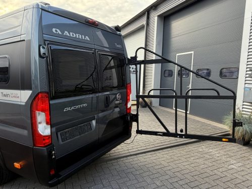 Adria Twin Supreme 640 SLB 9T Automatic-Single beds photo: 17